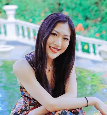 Yujia Luo